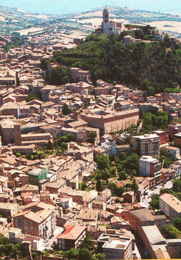 Alloggio "La Fonte" フェルモ エクステリア 写真