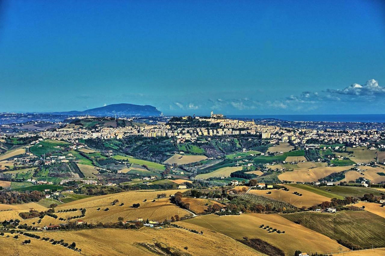 Alloggio "La Fonte" フェルモ エクステリア 写真
